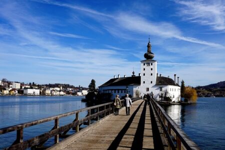 Nostalgien lever: 10 klassiske tv-serier du bør gense