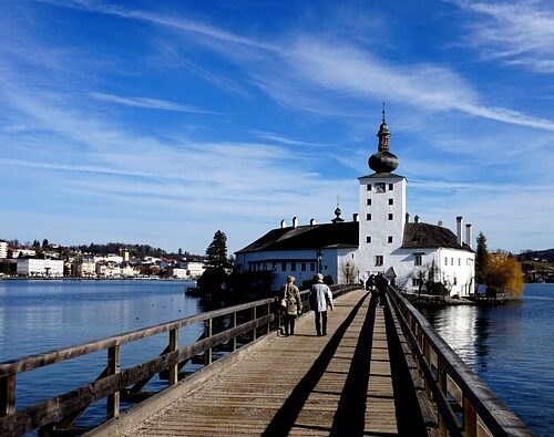 Nostalgien lever: 10 klassiske tv-serier du bør gense