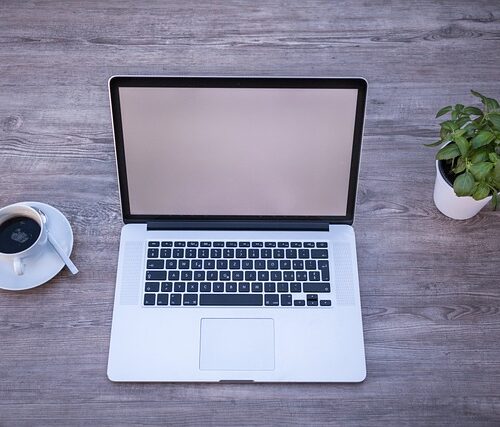 Sådan guider online oversigter dig til de bedste webshops